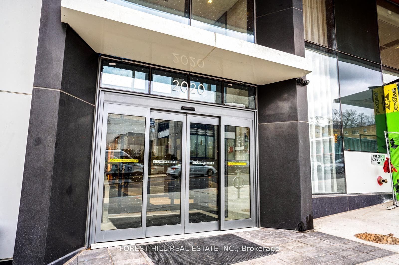 2020 Bathurst Street Unit 1615 photo 2