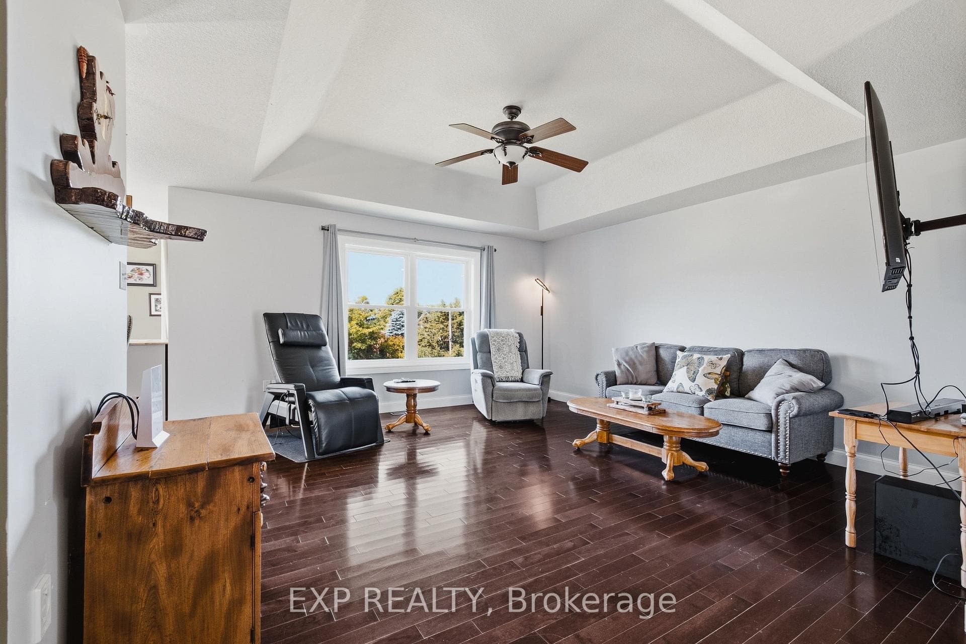 14 Regency Drive photo 9