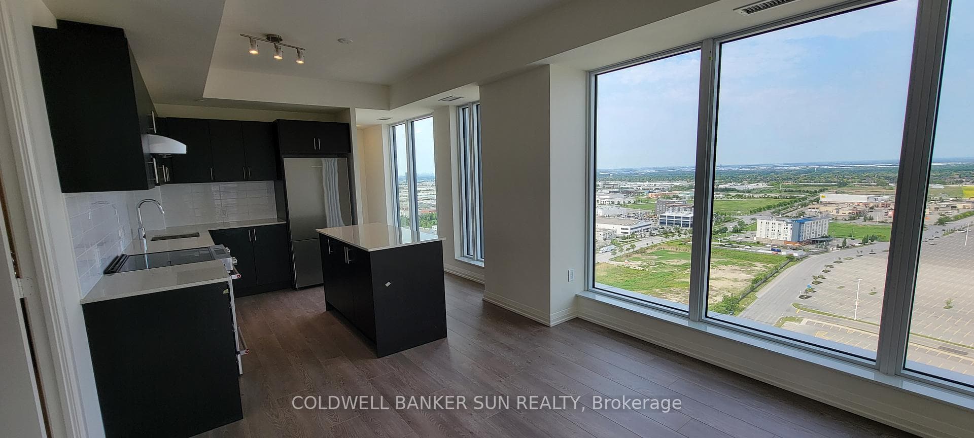 8960 Jane Street Unit 2415 photo 15