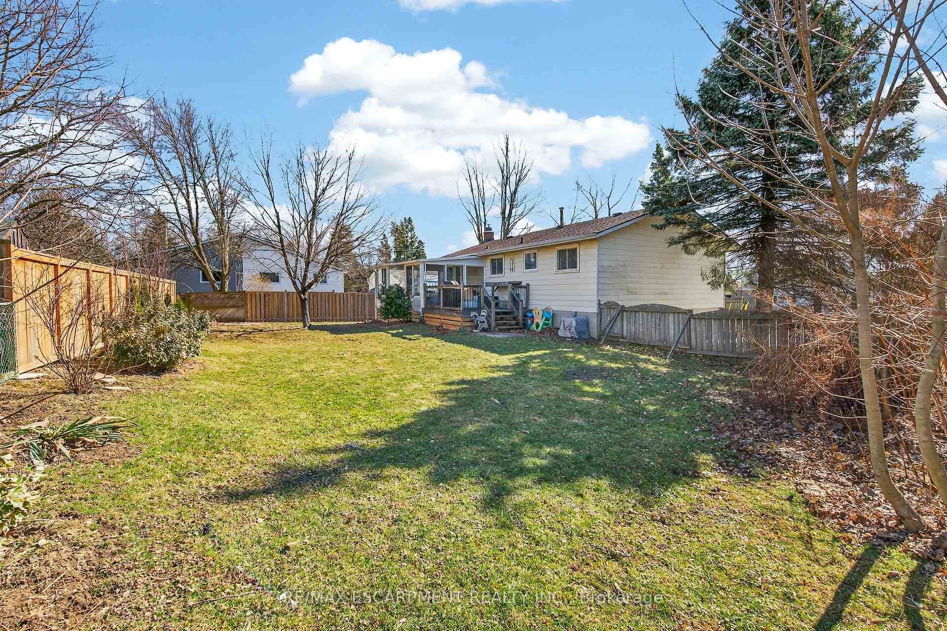 96 Dundee Drive photo 38