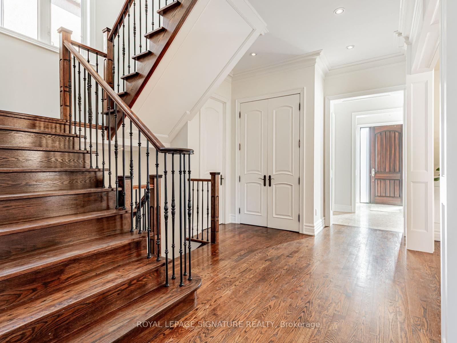 472 Deloraine Avenue photo 13