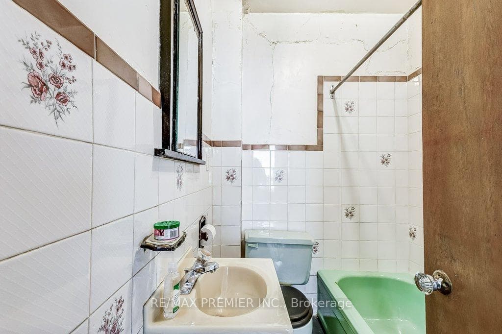 16 Porter Avenue photo 19