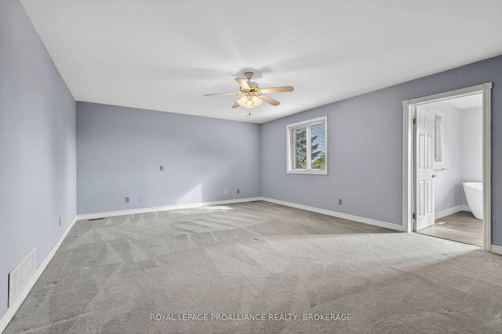 520 Citation Crescent photo 21