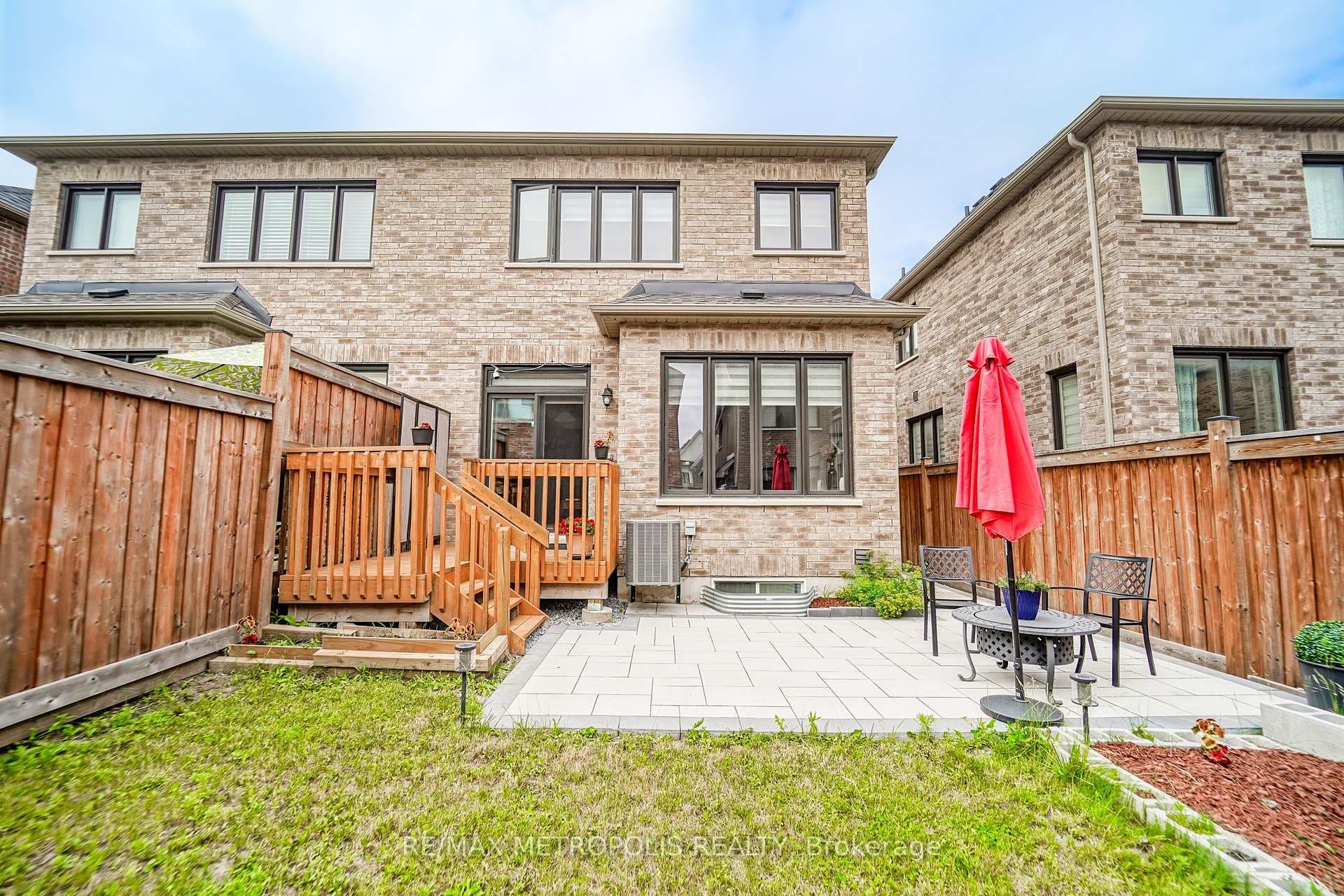 98 Laing Drive photo 8