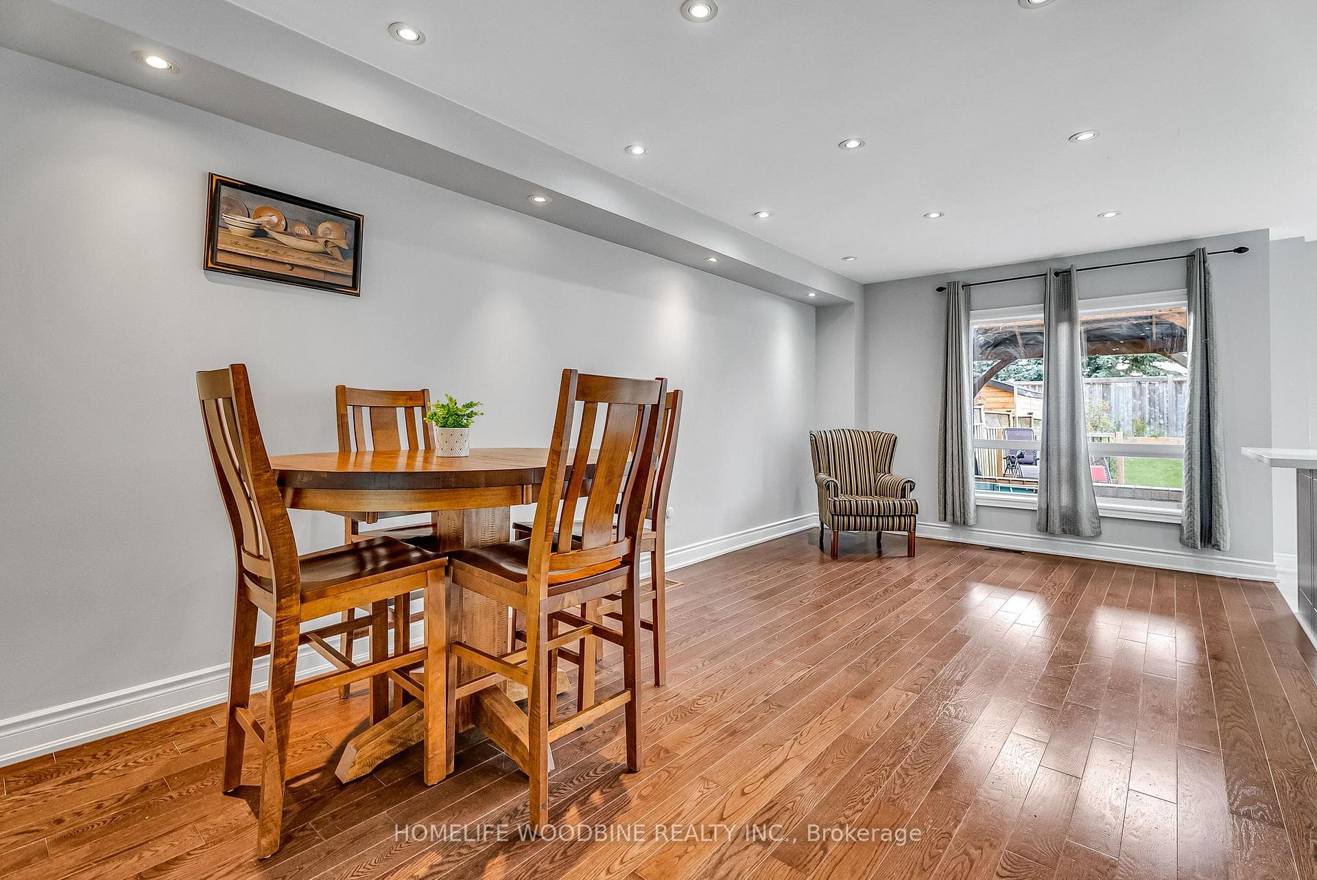 164 Deepsprings Crescent photo 4