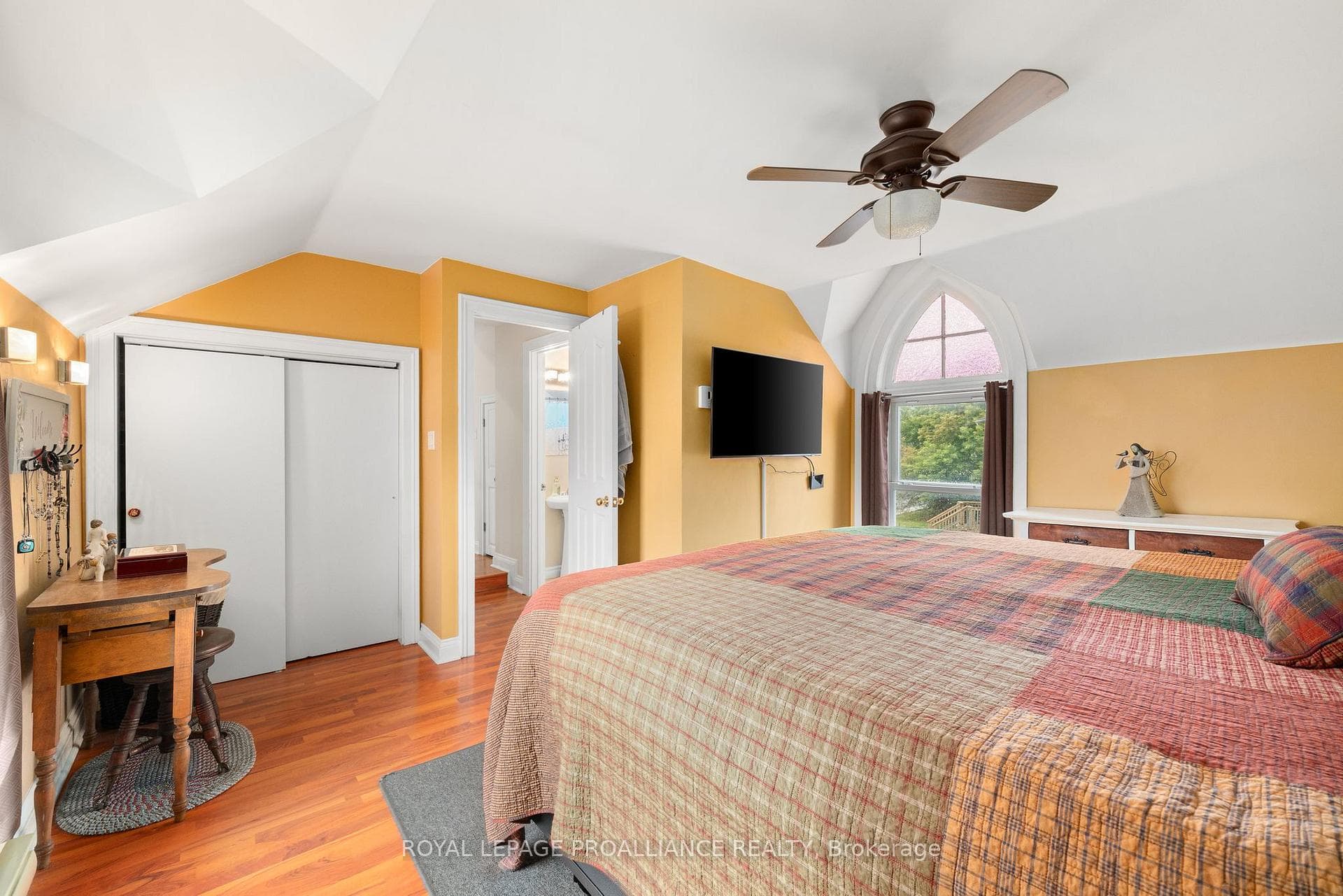 16 Benjamin Street photo 23