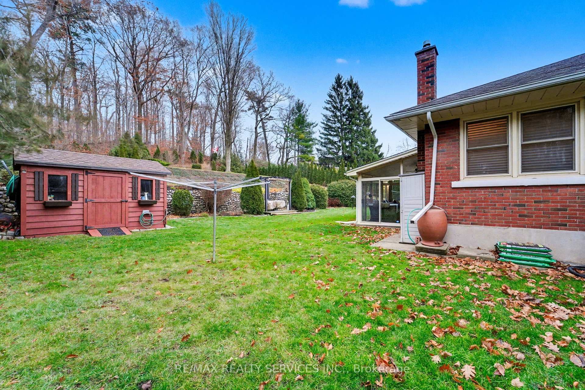 145 Glenforest Road photo 31