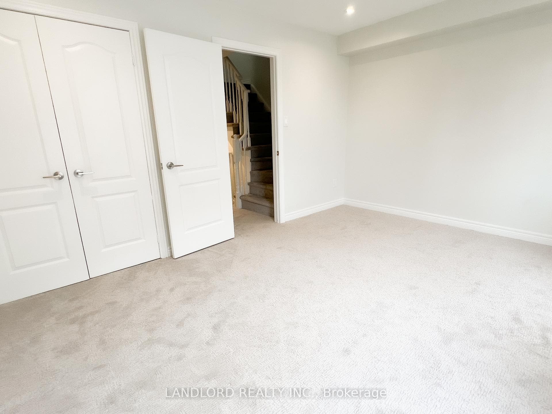 33 Benson Avenue photo 21