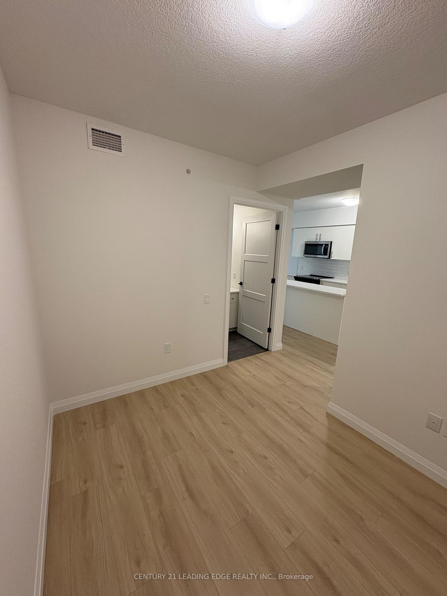 93 Arthur Street Unit 809 photo 8