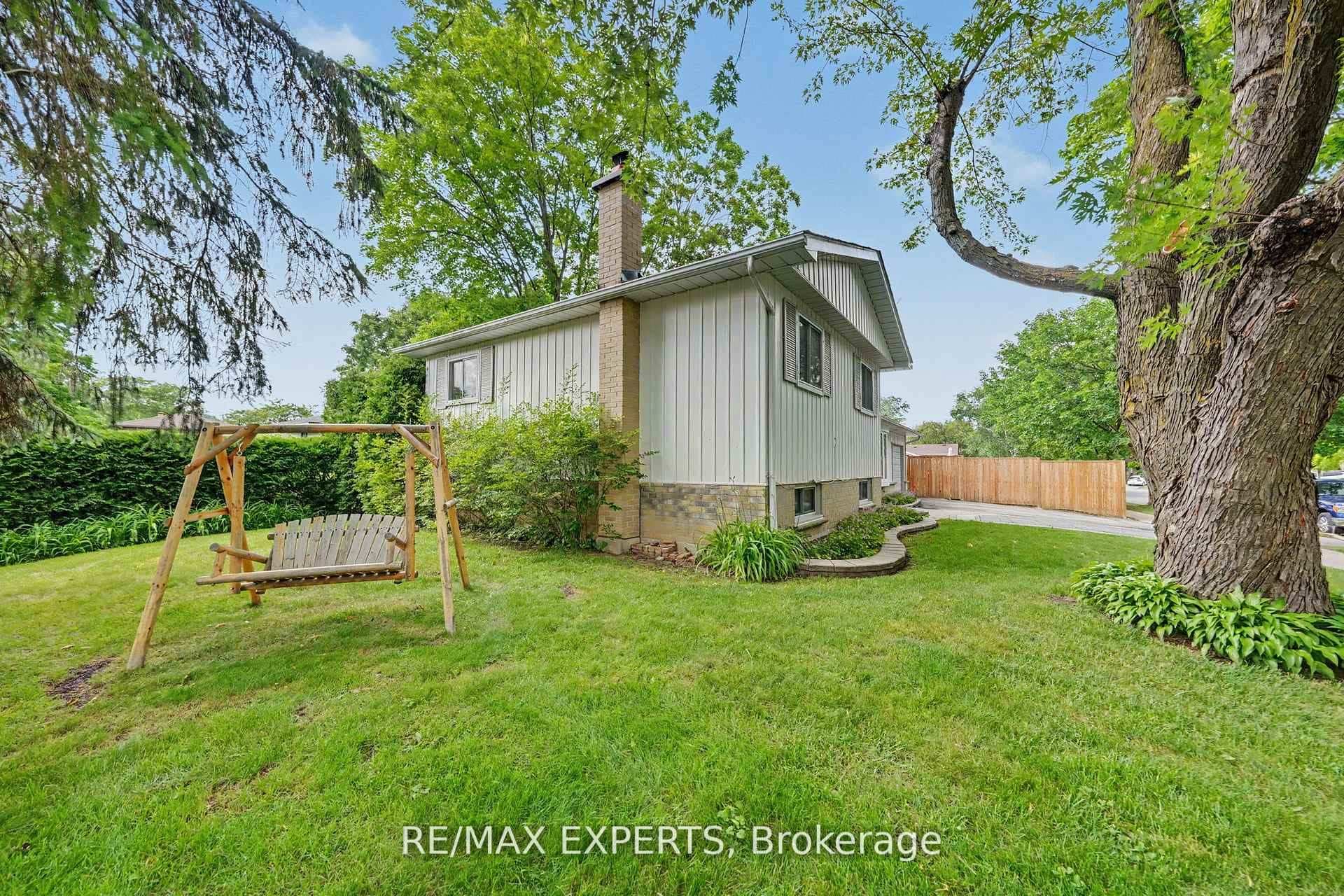 32 Oak Court photo 39