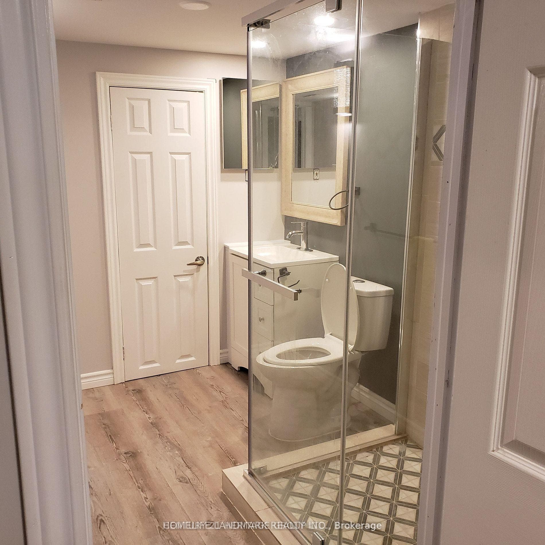131 Ferndale Drive photo 2