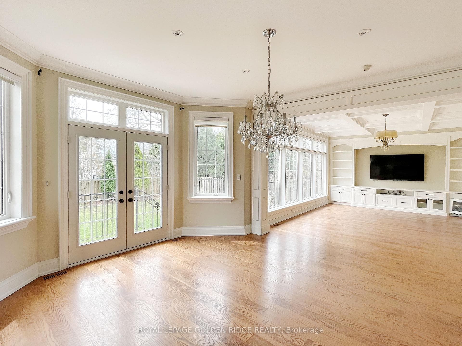 195 Krieghoff Avenue photo 2