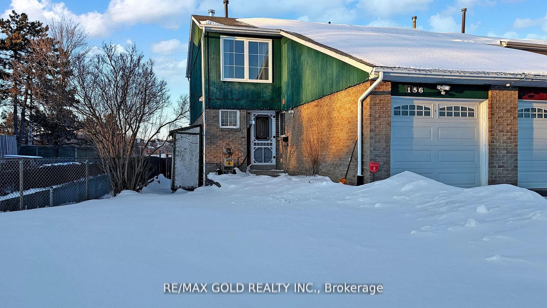 156 Royal Salisbury Way photo 2