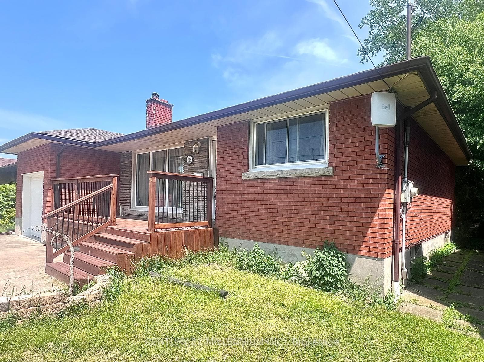 116 Golden Boulevard photo 2