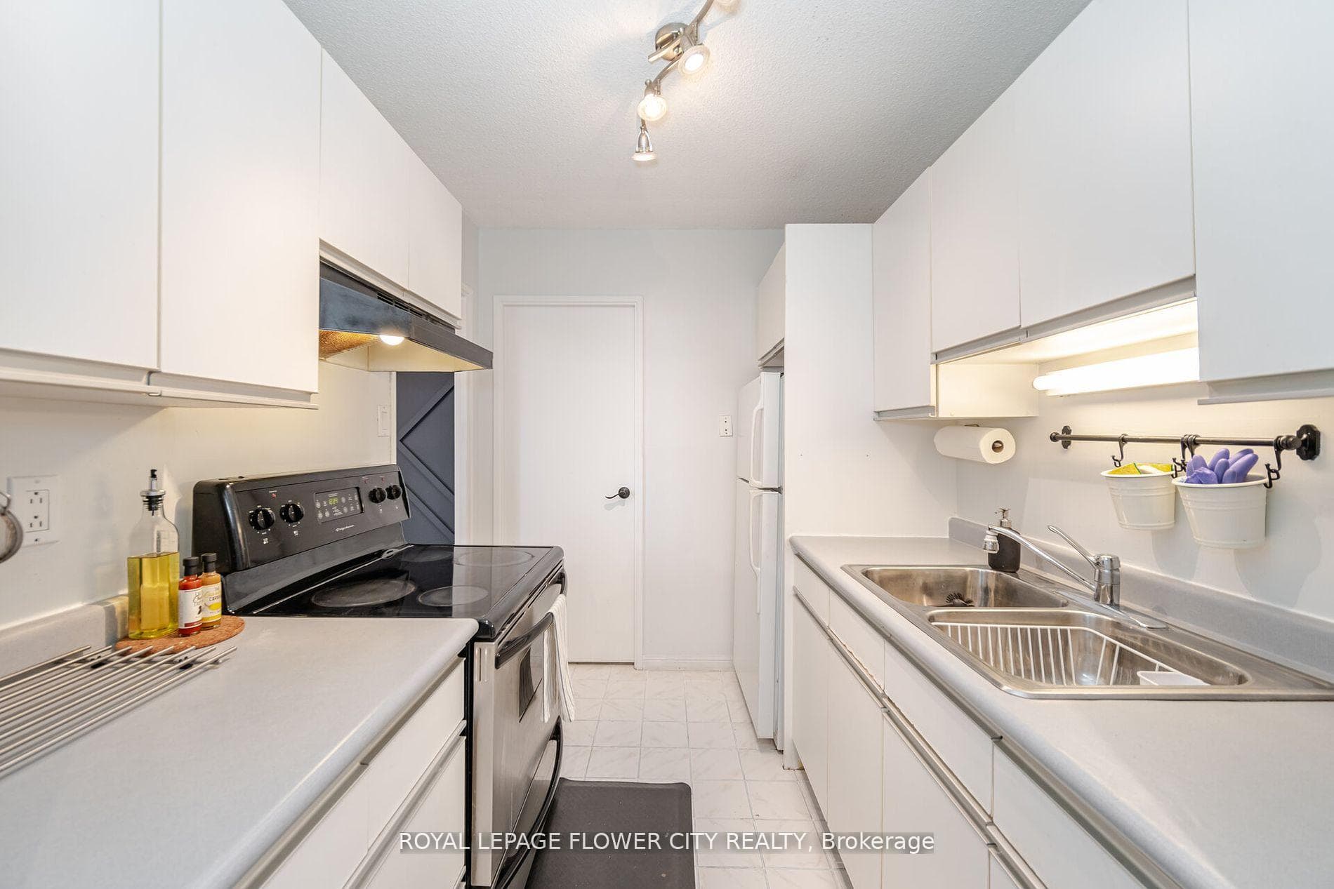 2929 Aquitaine Avenue Unit 616 photo 9