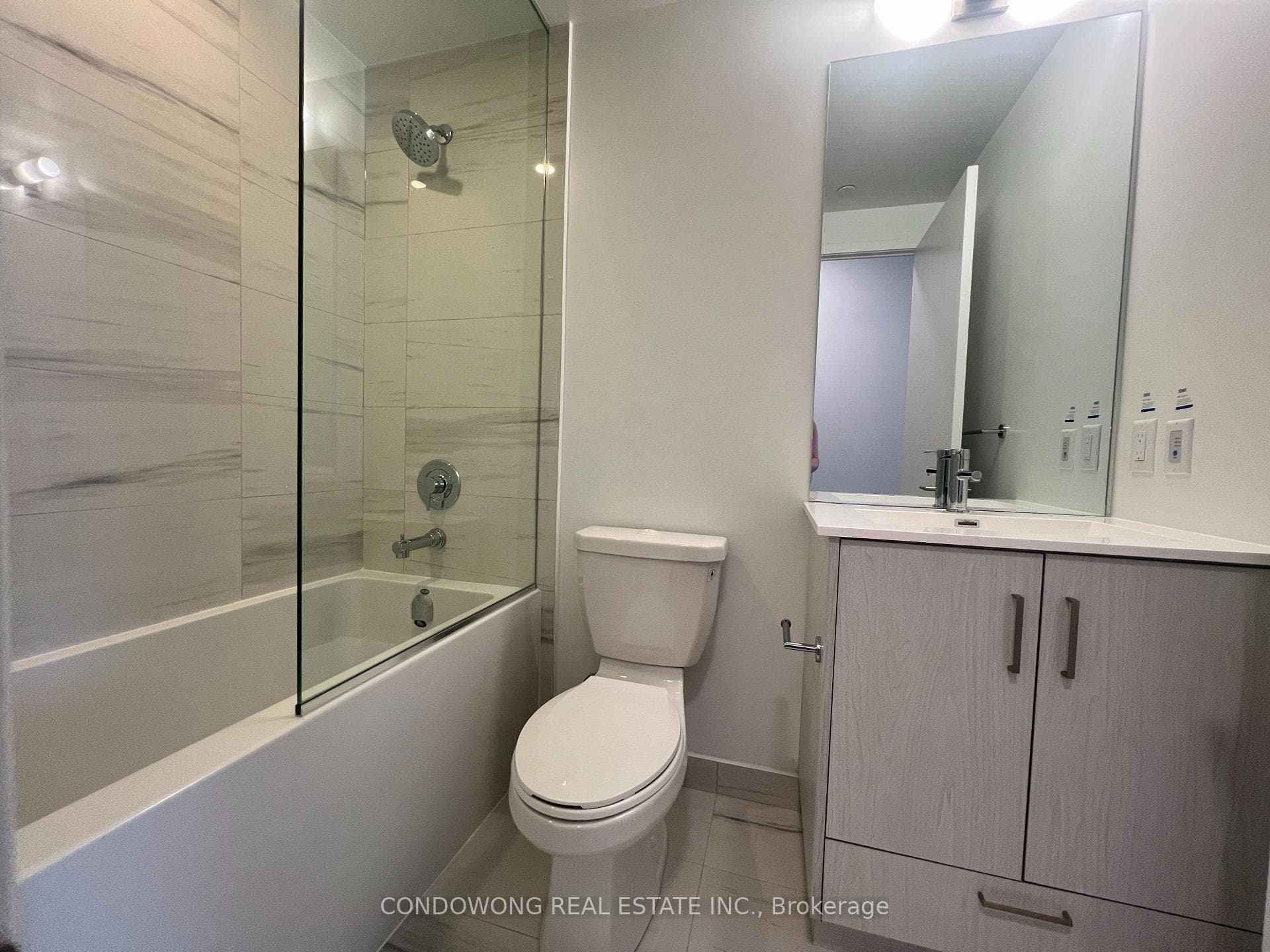 180 Front Street Unit 3209 photo 4