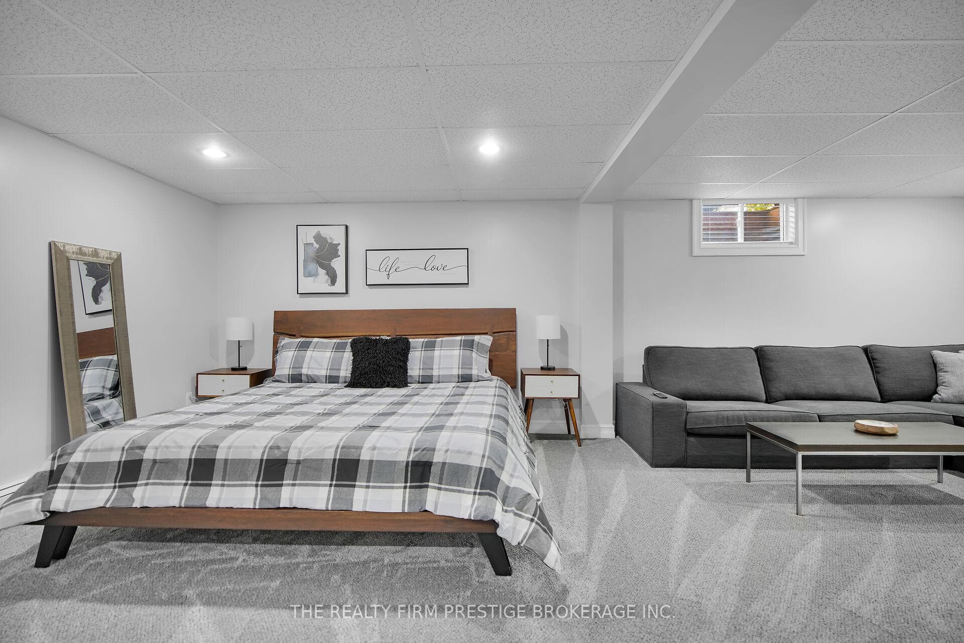 281 Tweedsmuir Avenue photo 23