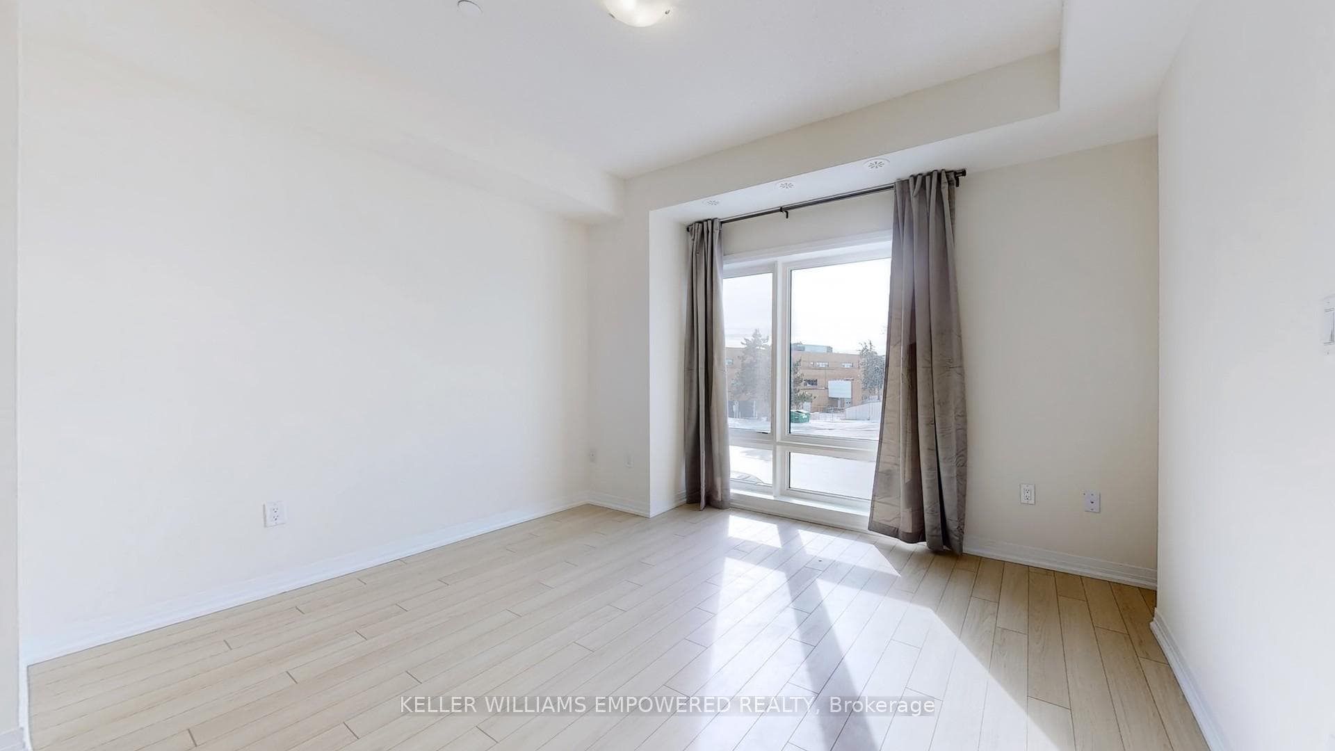 155 Tapscott Road Unit 19 photo 2