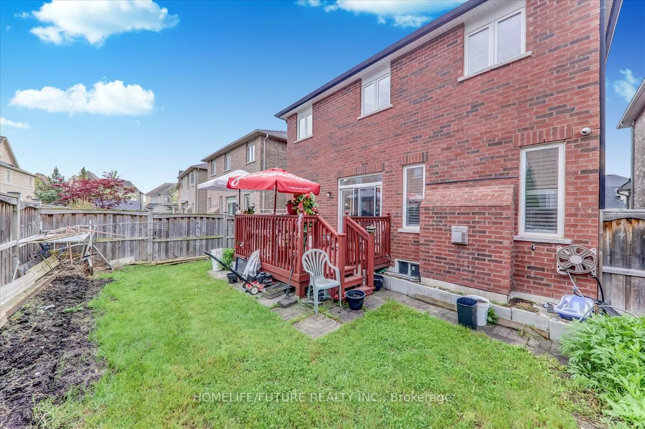 7 Wozniak Crescent photo 35