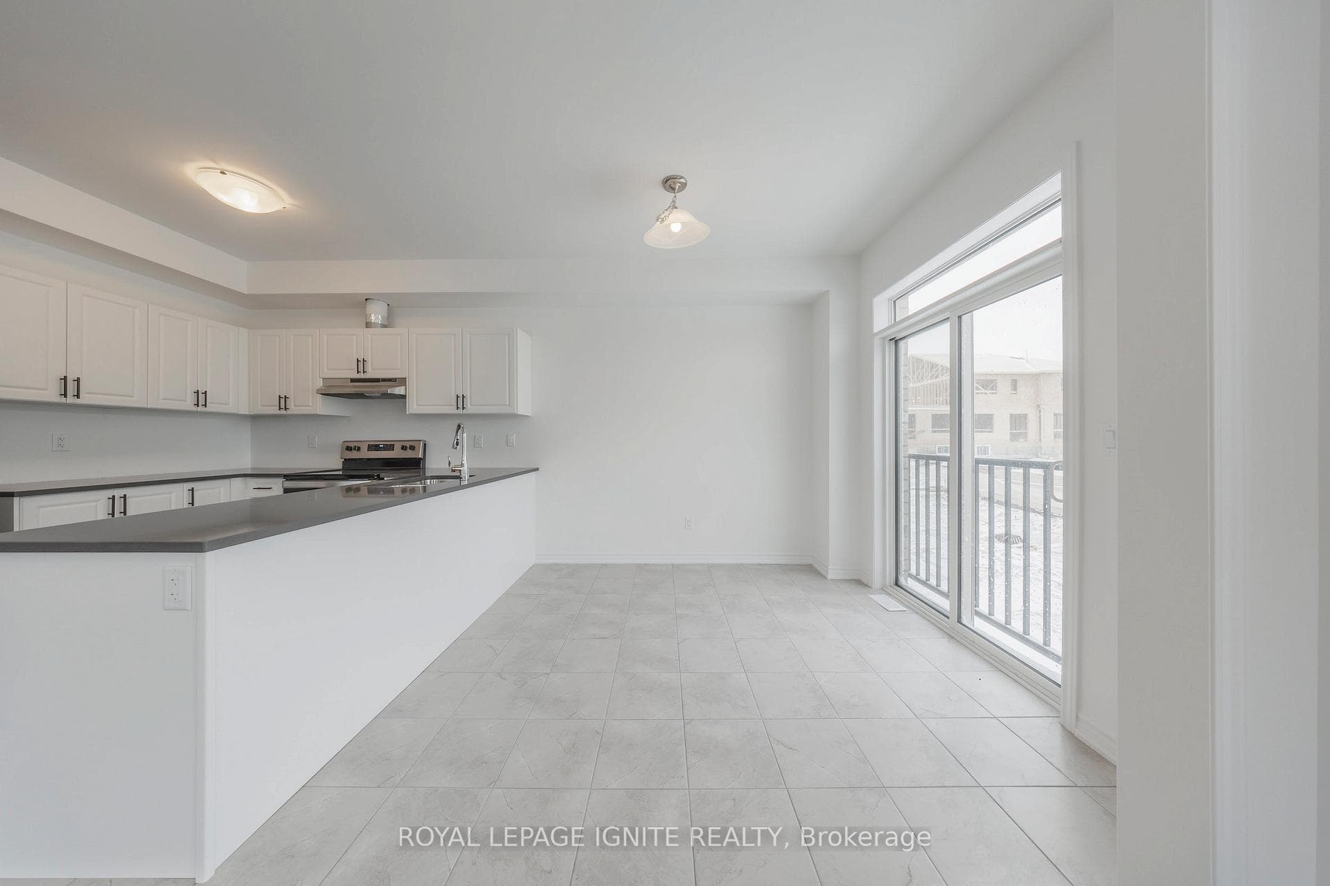 317 Russell Street photo 18