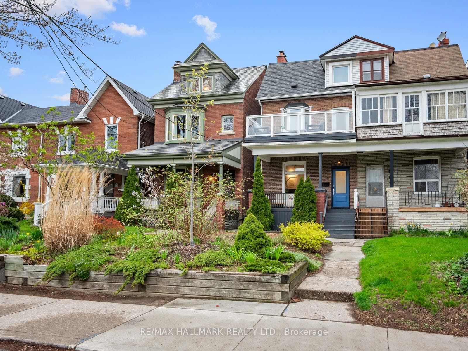 16 Bain Avenue photo 2