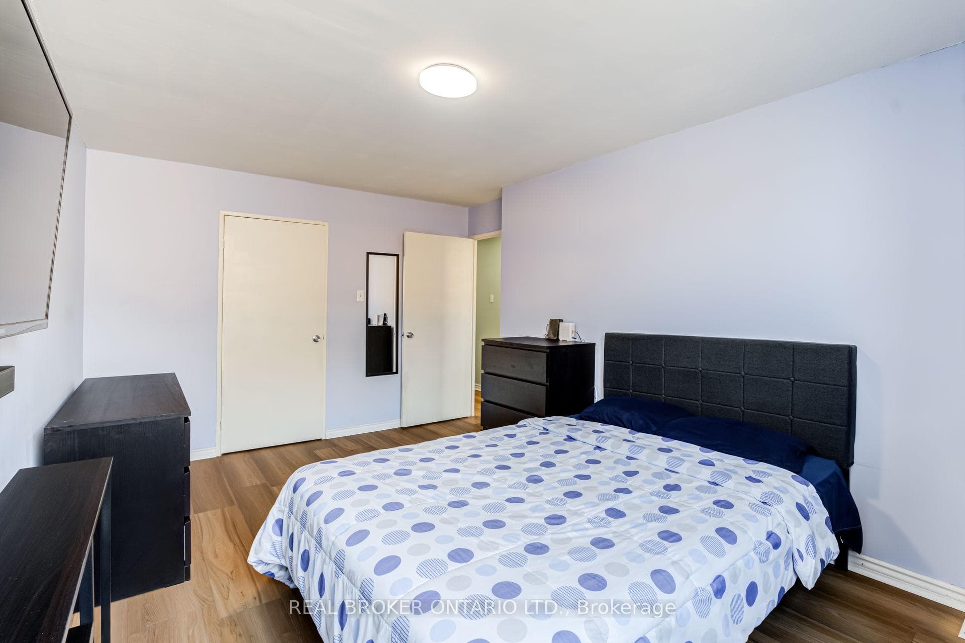 4060 Lawrence Avenue Unit 402 photo 17