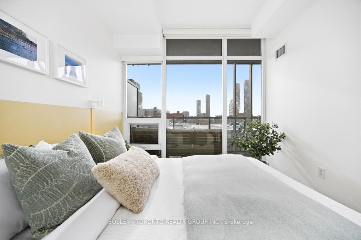 105 George Street Unit 807 photo 19