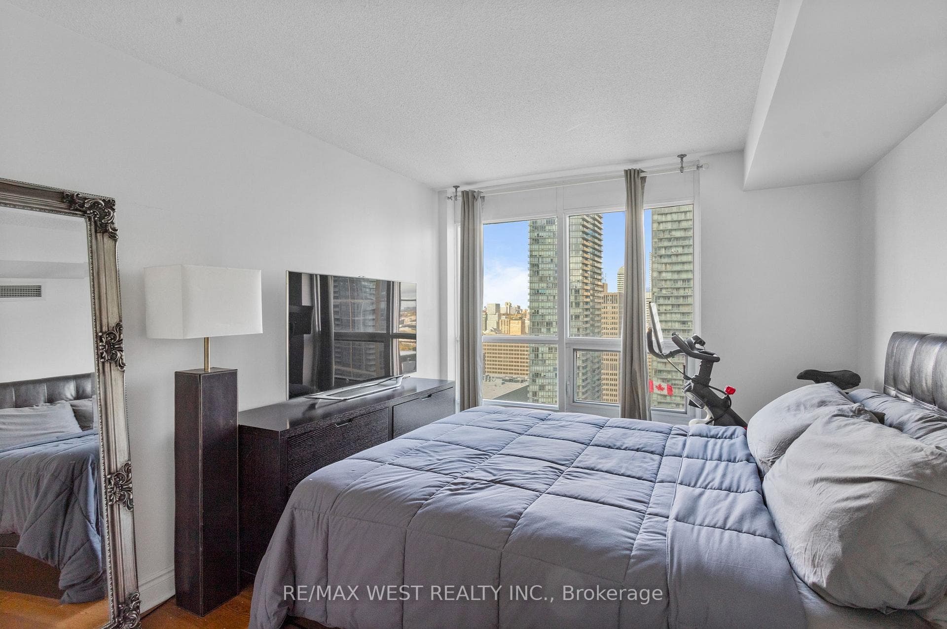 763 Bay Street Unit 3502 photo 17