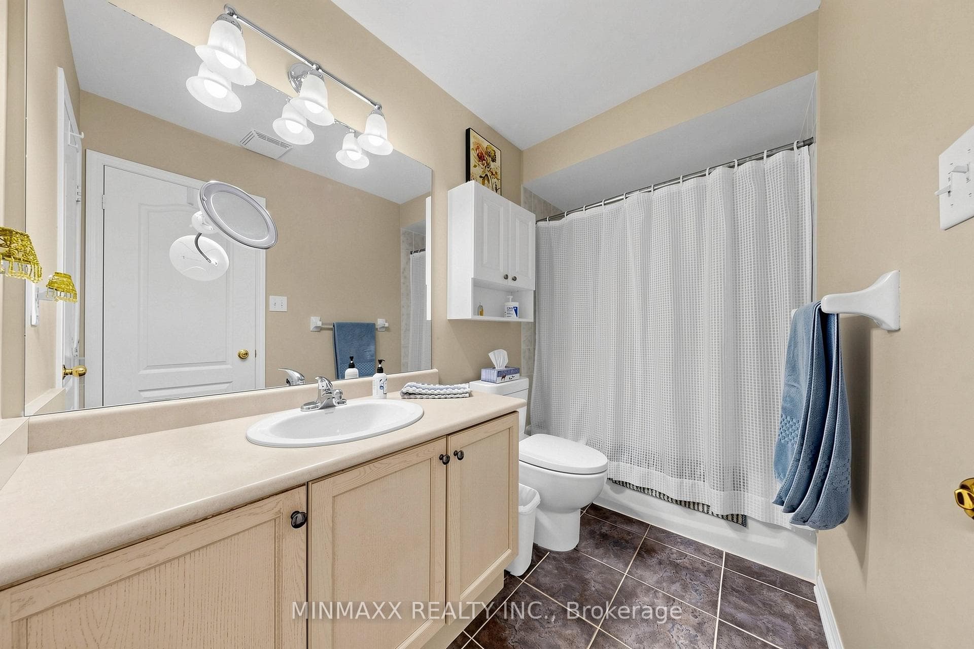 1164 CHAPMAN Crescent photo 29