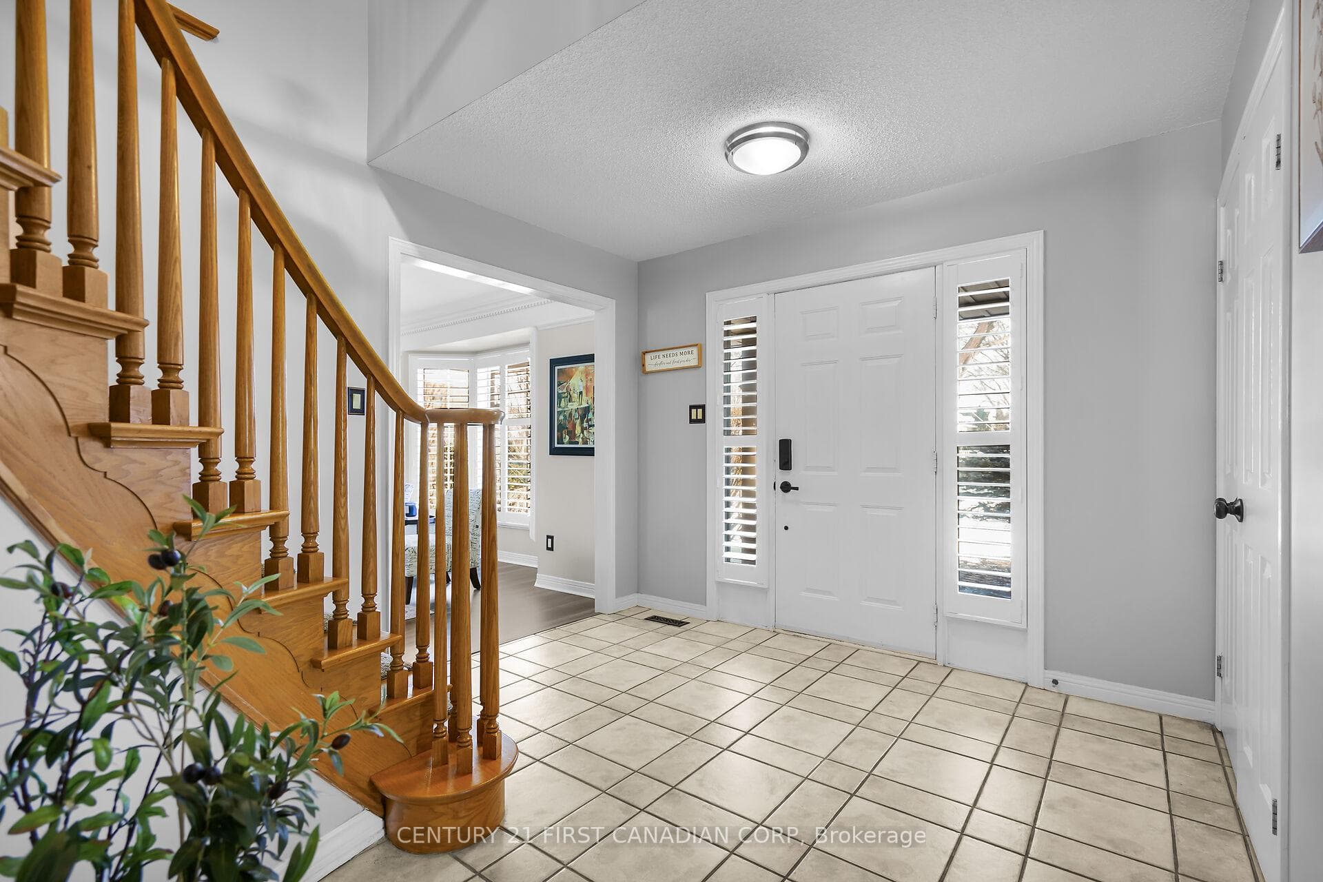 1697 Phillbrook Crescent photo 6