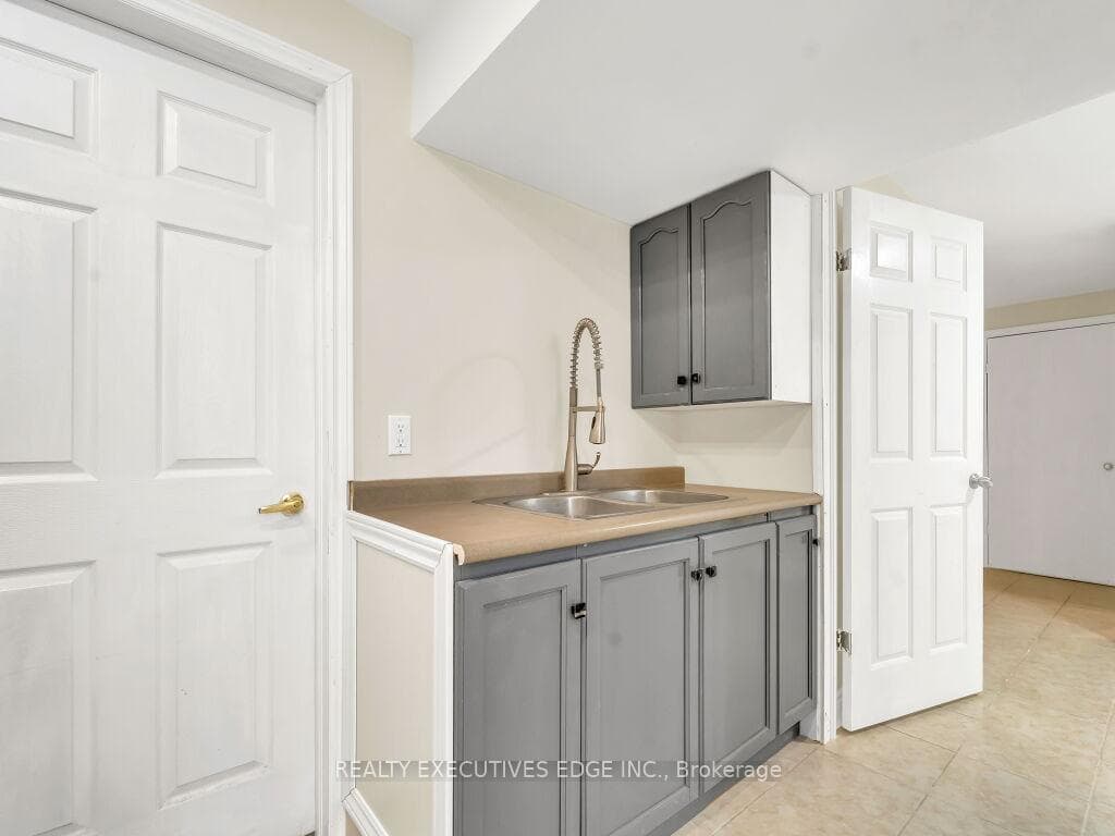 21 Munroe Crescent photo 26