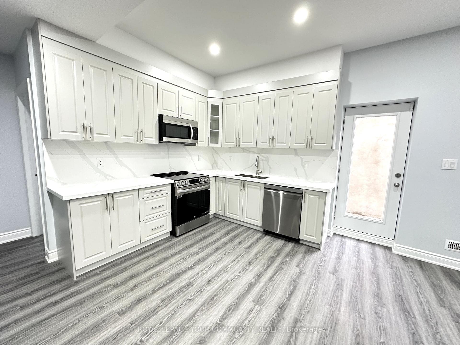 18 Pellegrini Drive Unit BSMT photo 3