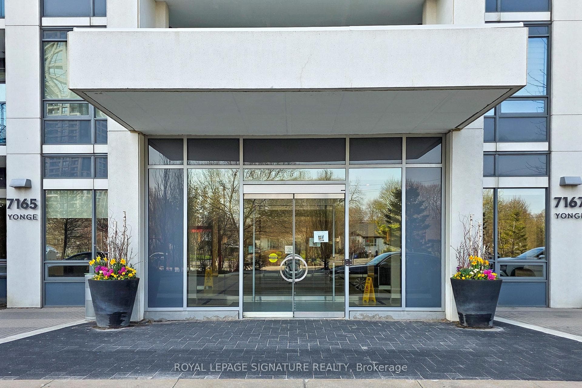 7165 Yonge Street Unit 2115 photo 4
