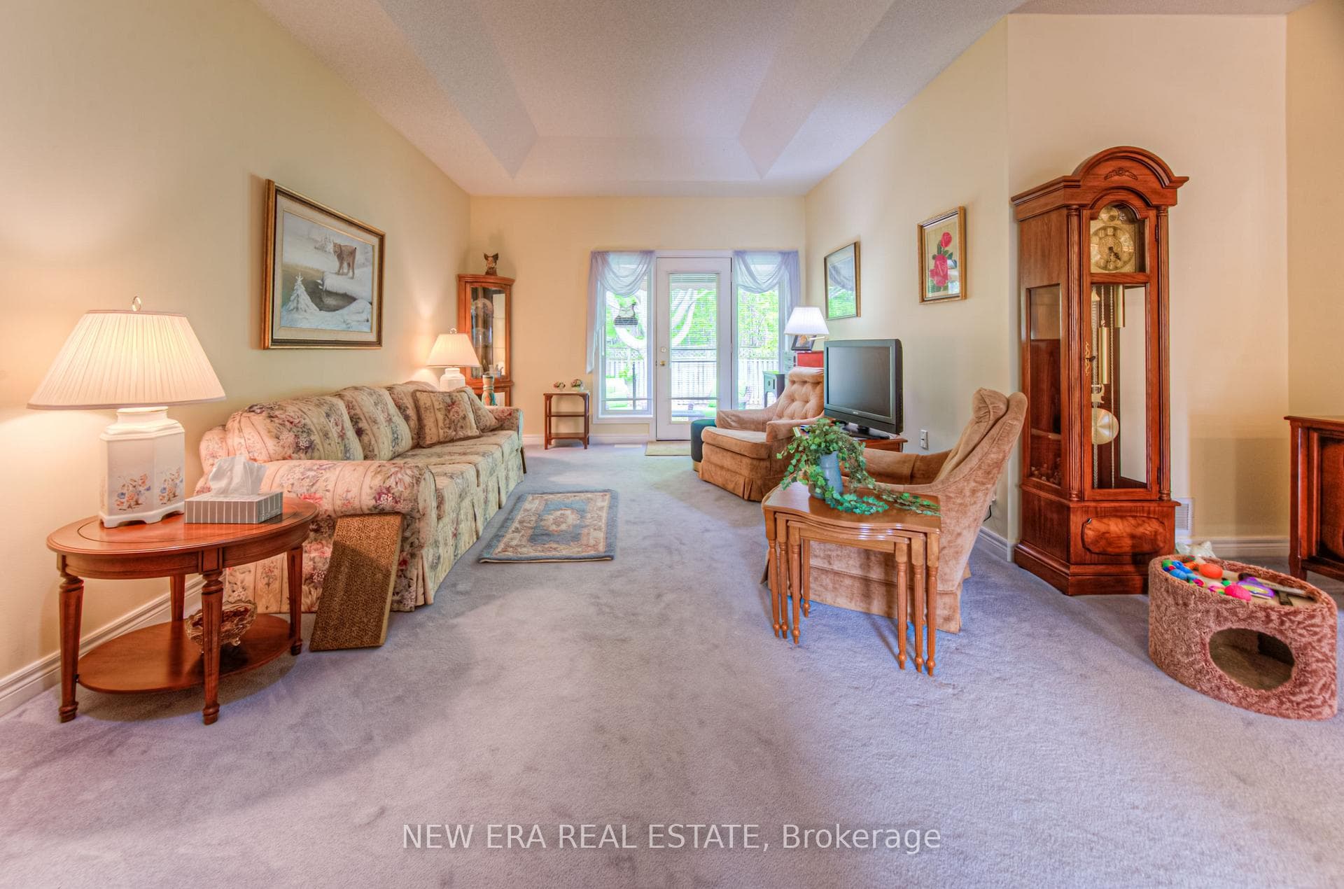 106 Greentrail Drive photo 8
