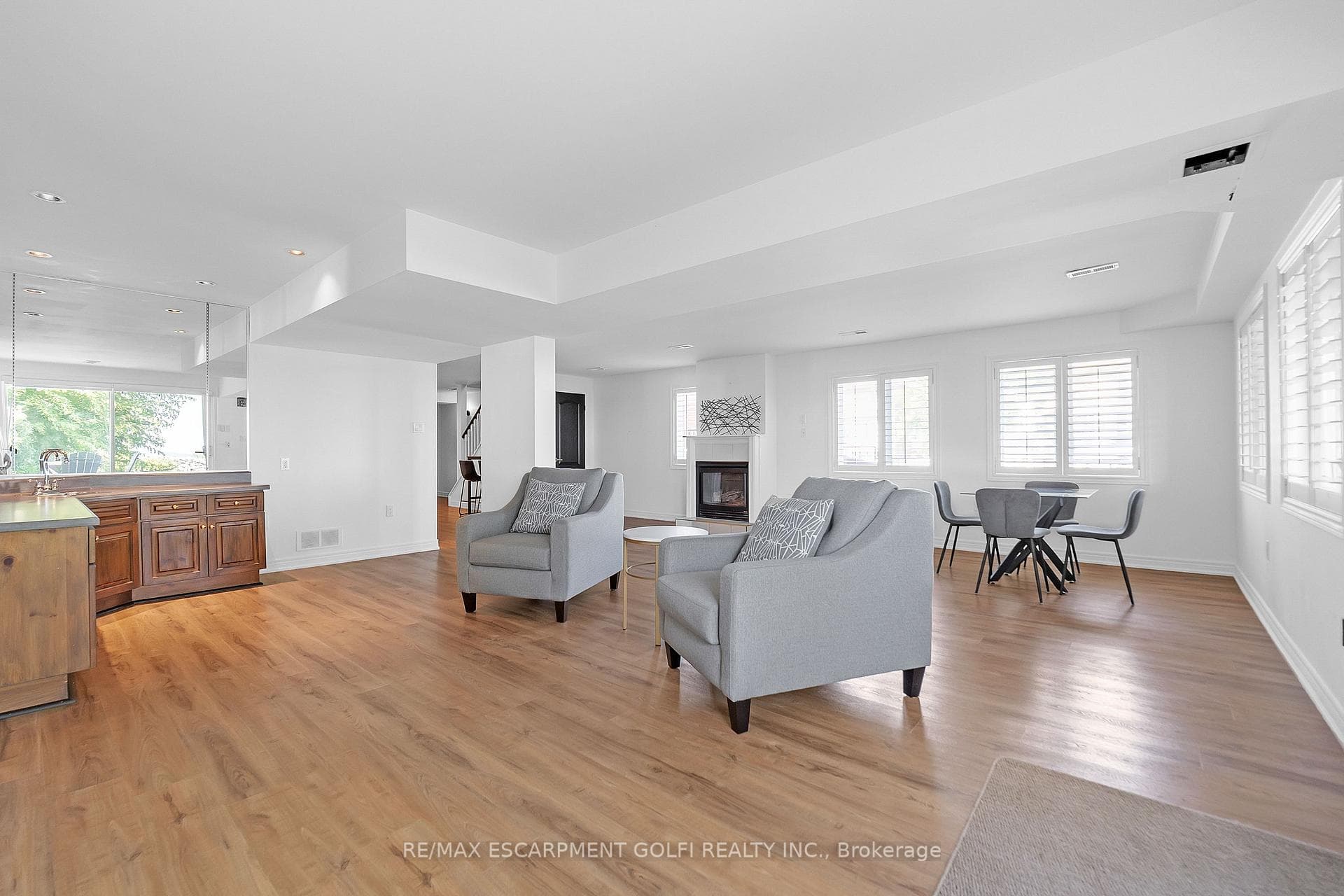 97 Sunvale Place Unit 3 photo 32