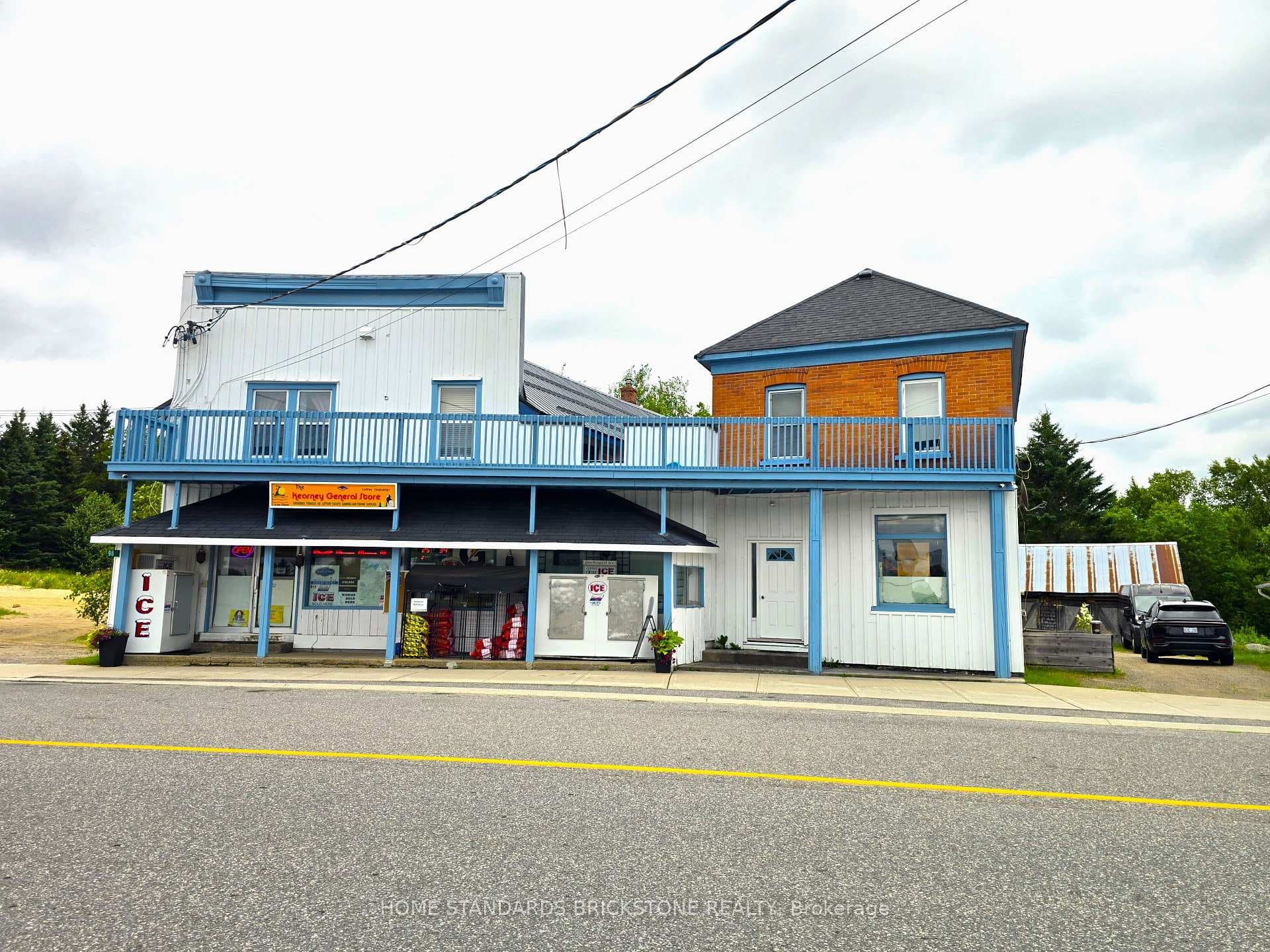 98 Main Street photo 1