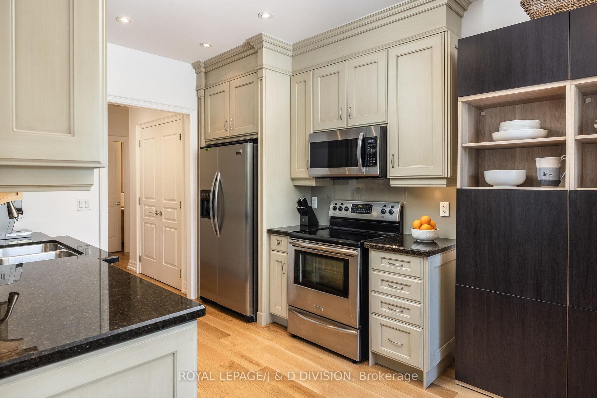 20 Burkebrook Place Unit 334 photo 9