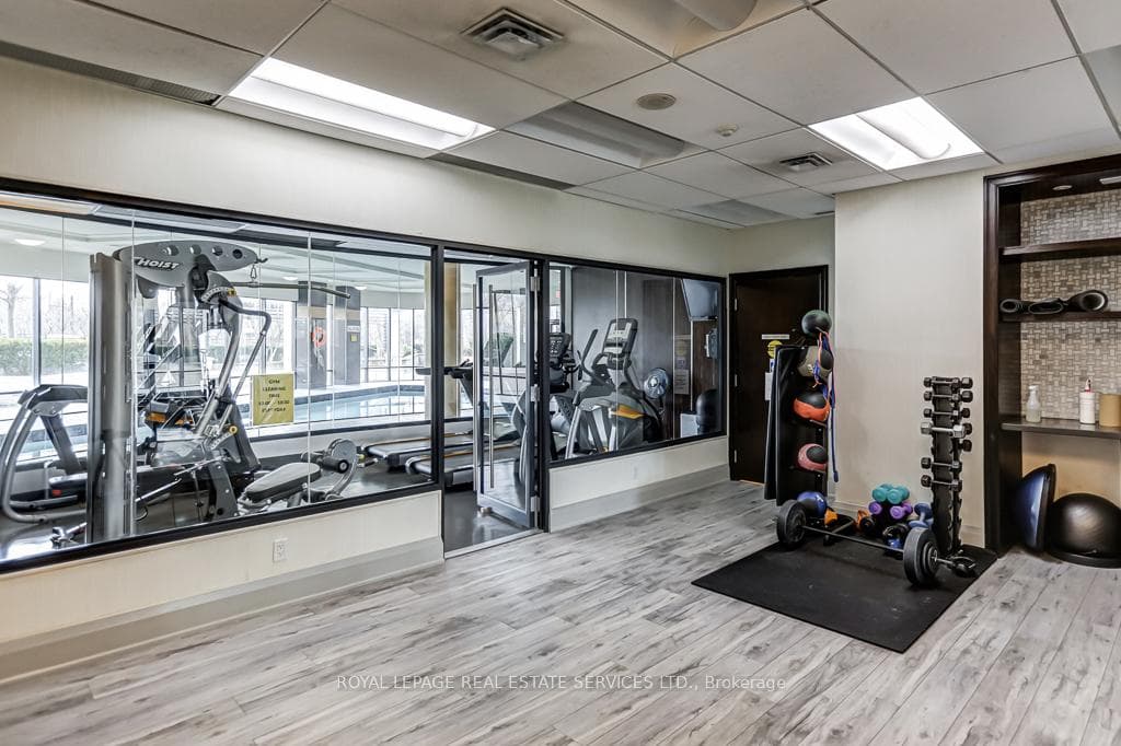 1135 Royal York Road Unit 301 photo 21