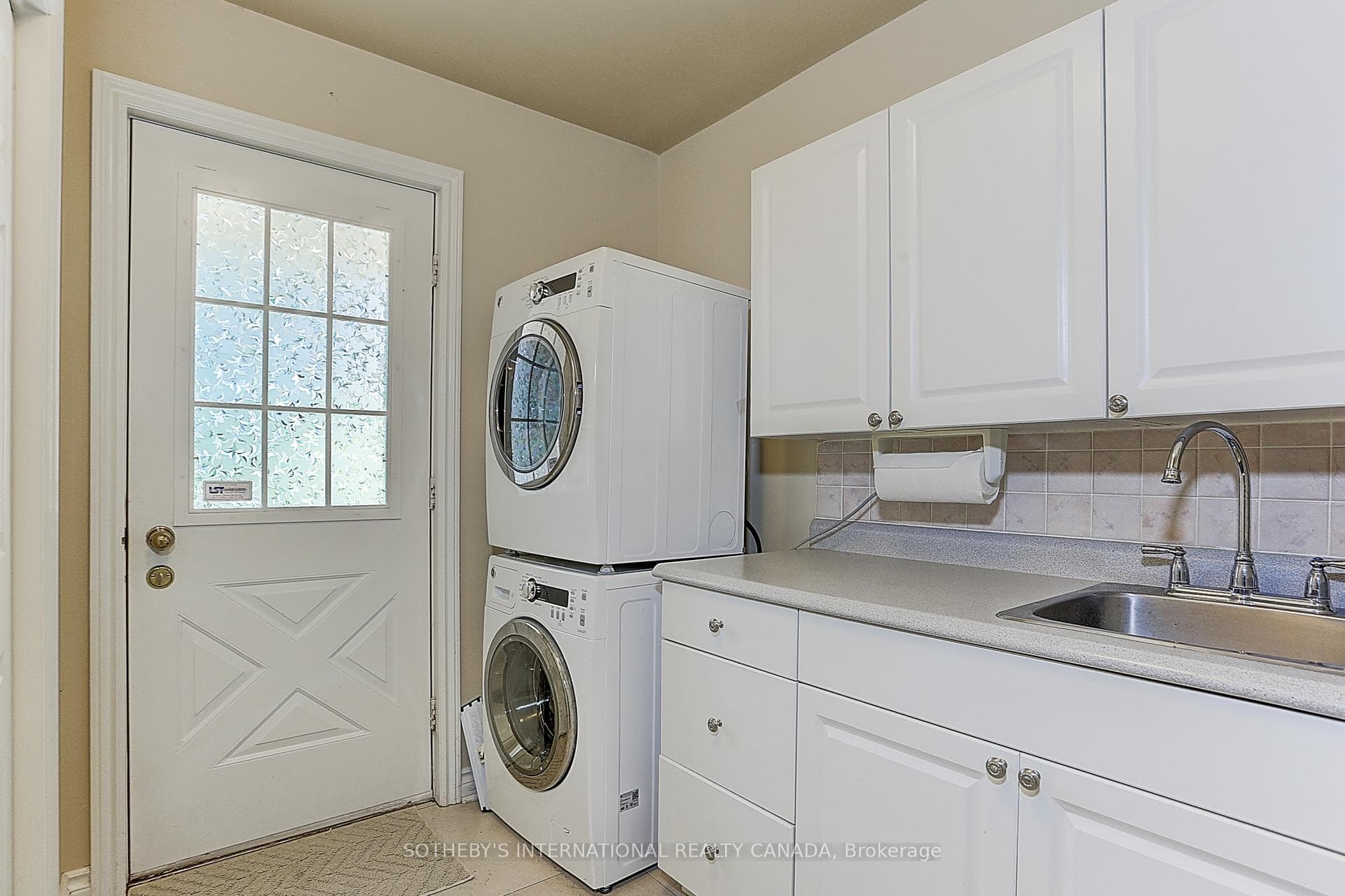 30 Hunters Glen Road photo 37