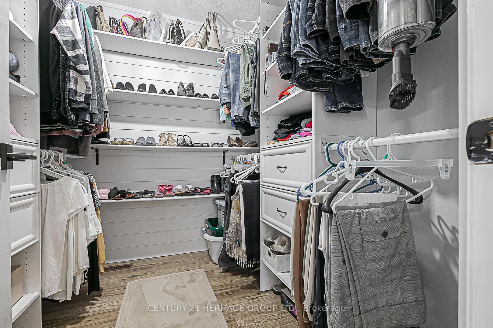 402 Carruthers Avenue photo 29