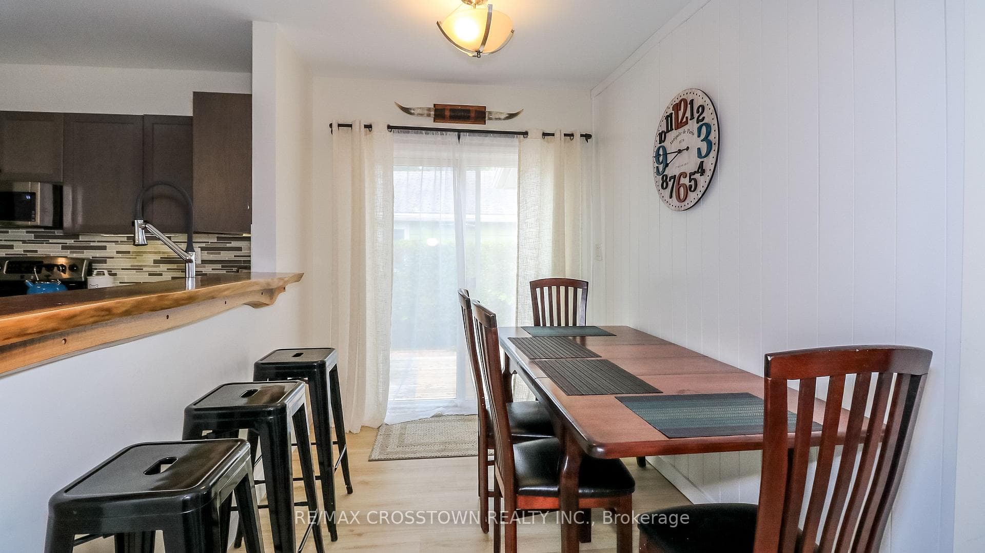 706 Reid Street photo 24