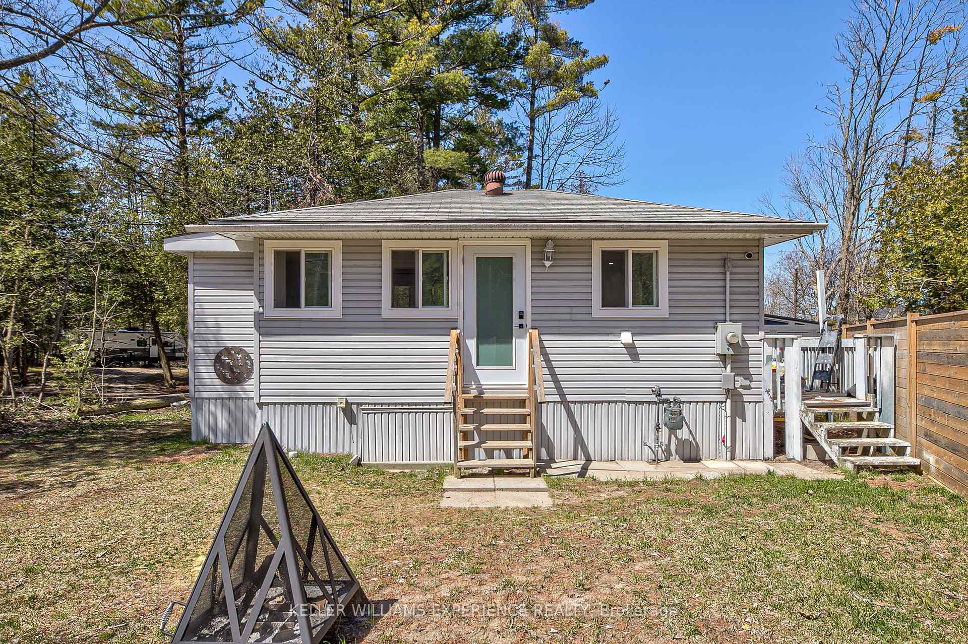 56 Homewood Avenue photo 1
