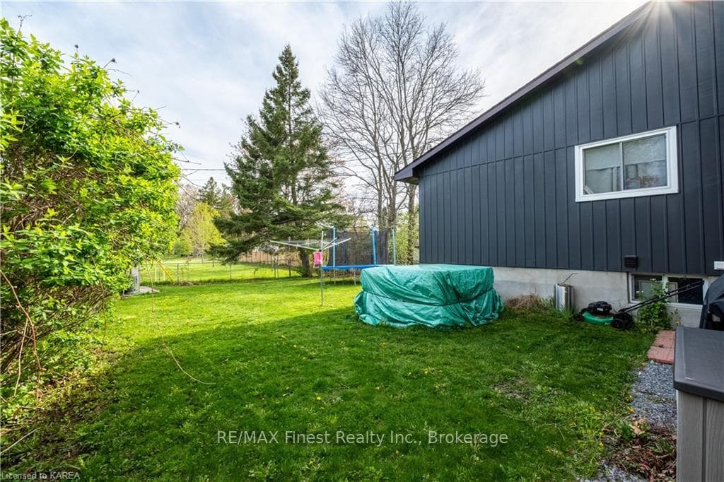 1235 CARMIL Boulevard photo 25