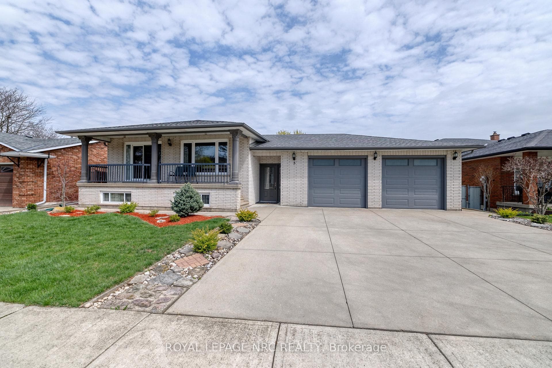 5 Royce Avenue photo 45