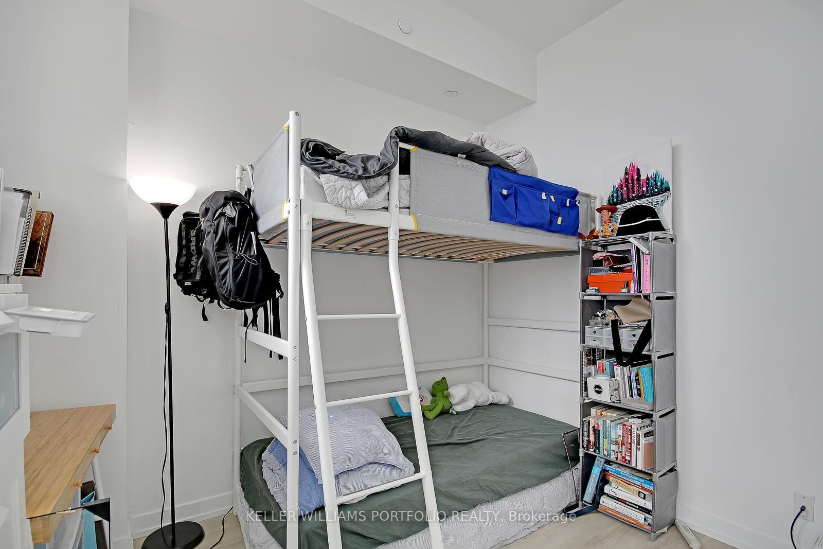 33 Helendale Avenue Unit 418 photo 14