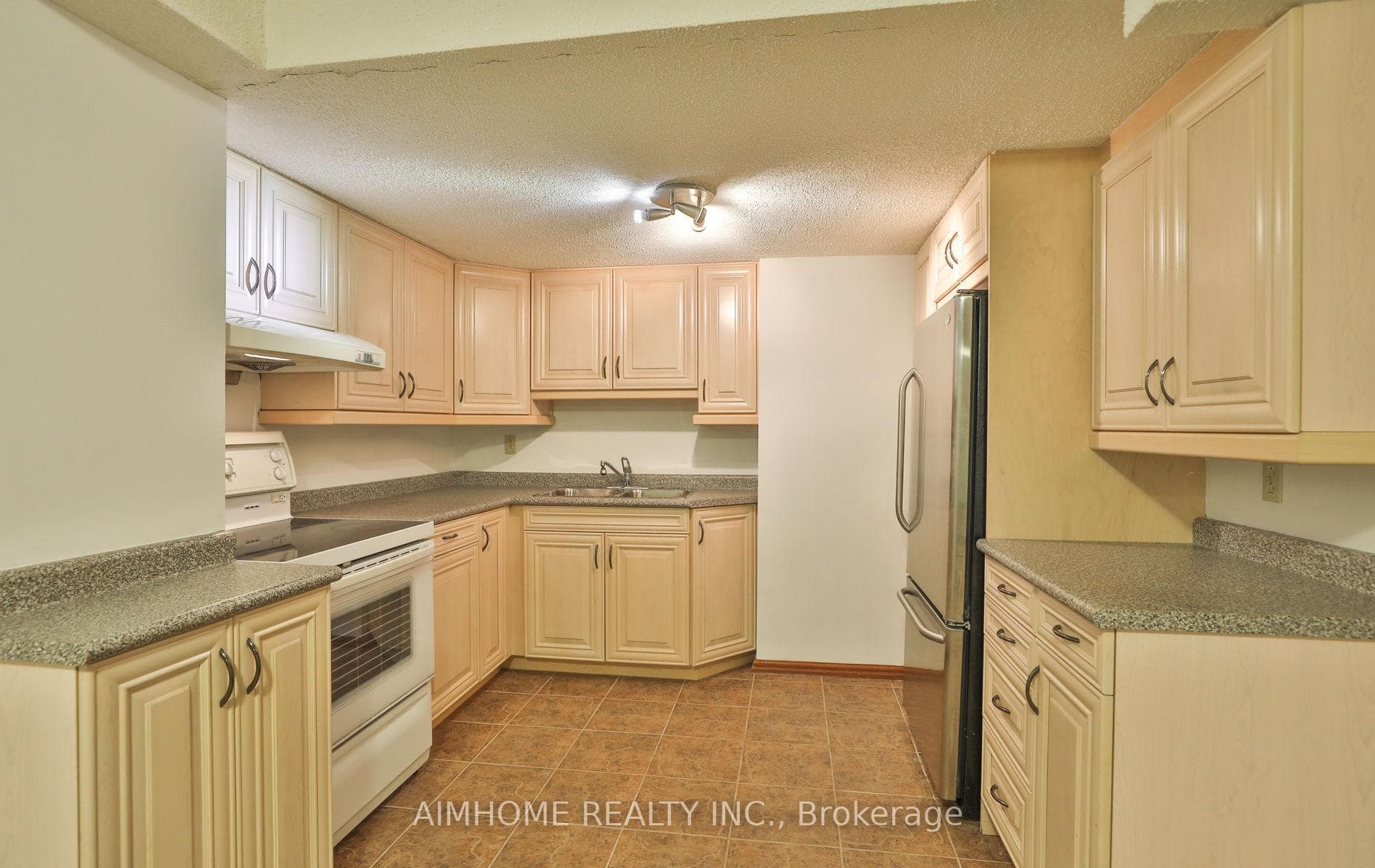 1339 Windrush Drive photo 36