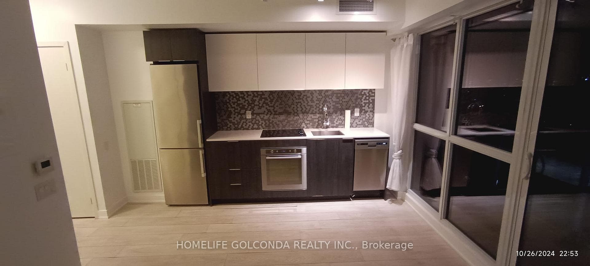 2 Sonic Way Unit 809 photo 7