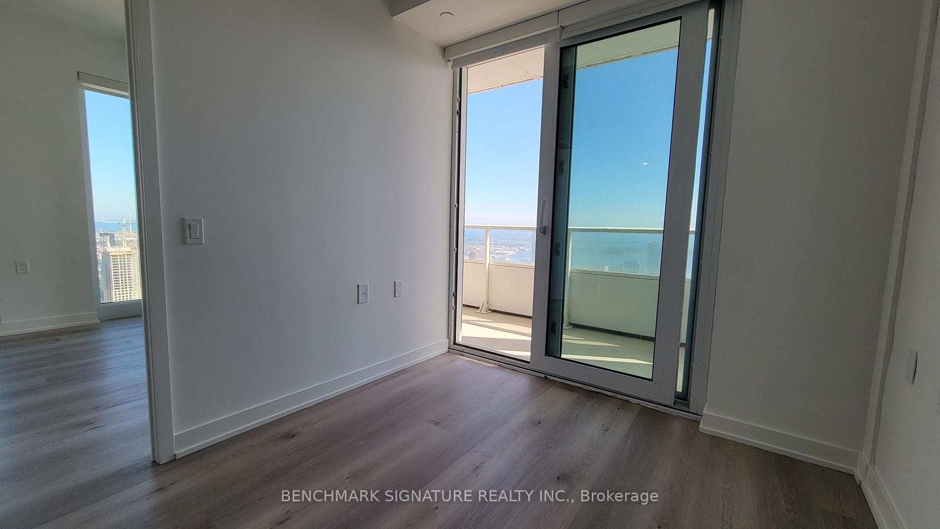 88 Queen Street Unit 4503 photo 6