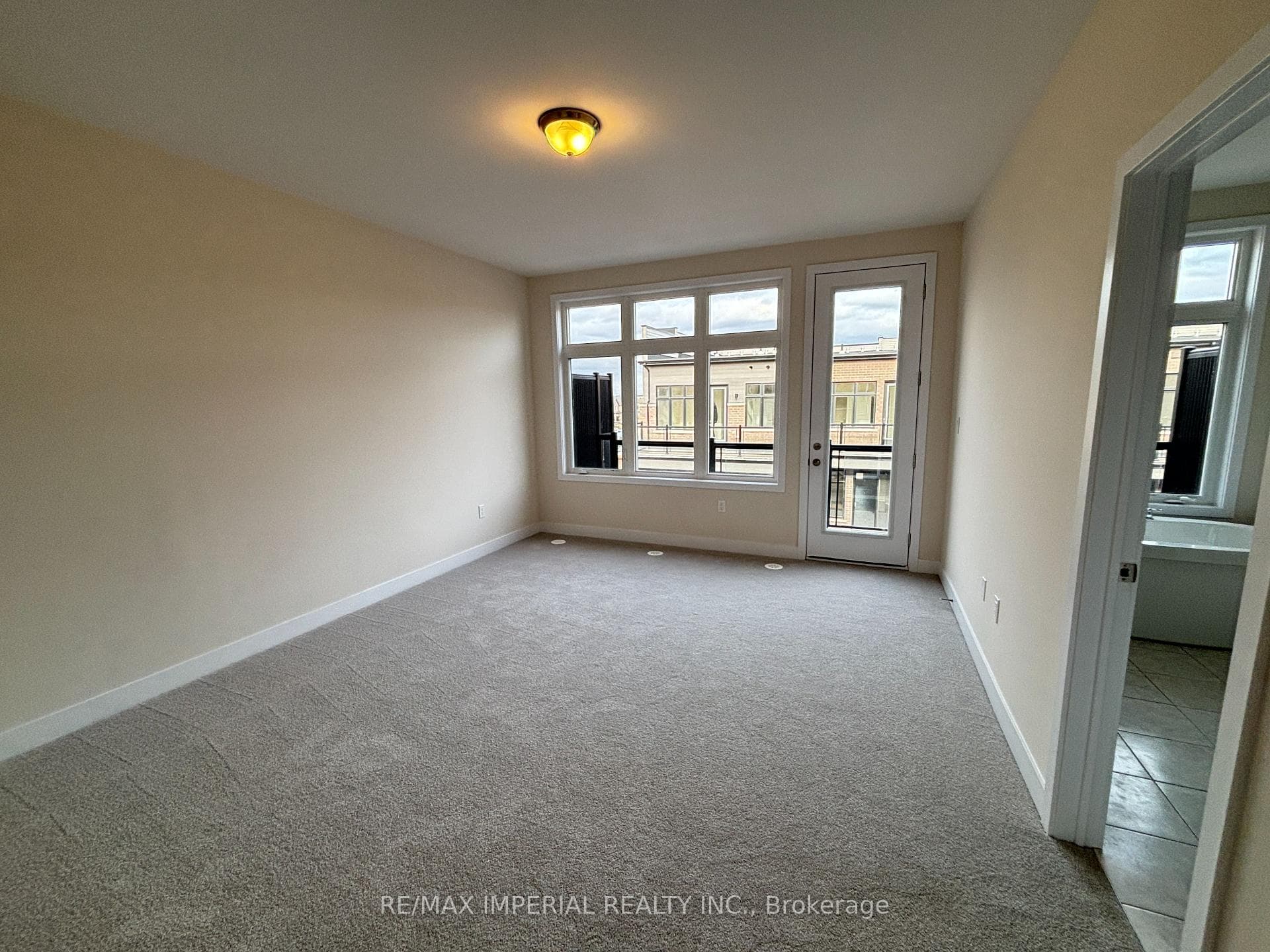 3085 Welsman Gardens photo 20