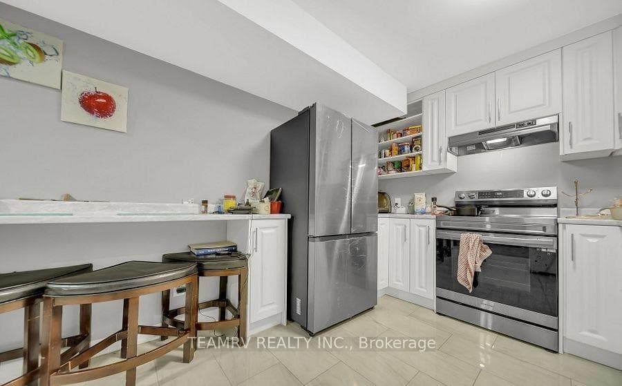 1161 Upper Thames Drive photo 47